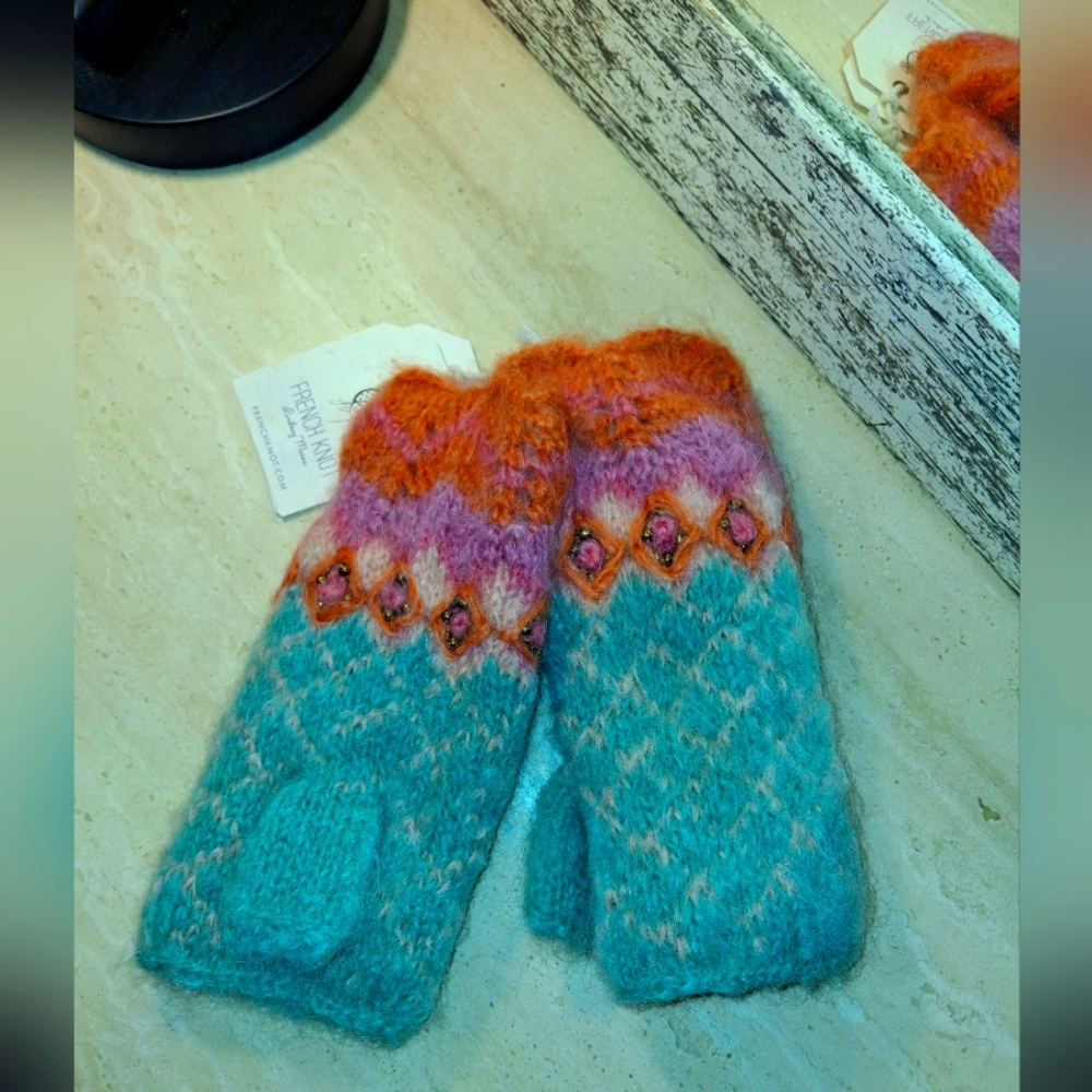 French Knot NWT handwarmers
